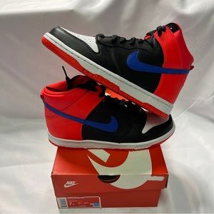 Women’s Nike Dunk High GS Knicks - Red Blue and White New Size 7Y - 8.5W